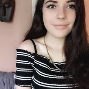 Meet your Posher, Cait